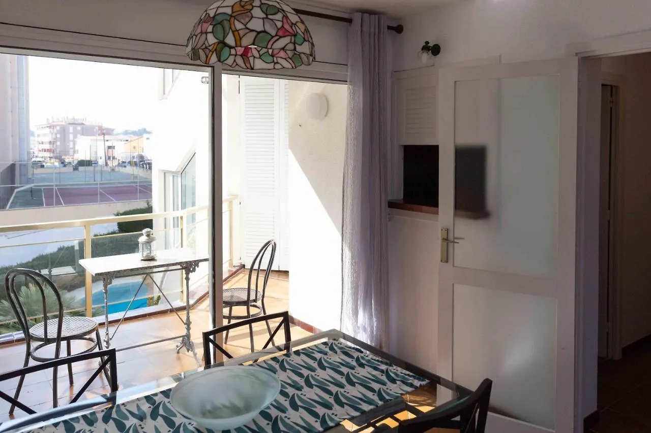 Apartment Primerisima Linea De Mar. Hutg 038644-53 L'Escala