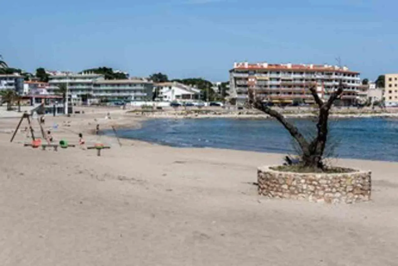 Primerisima Linea De Mar. Hutg 038644-53 L'Escala Apartment
