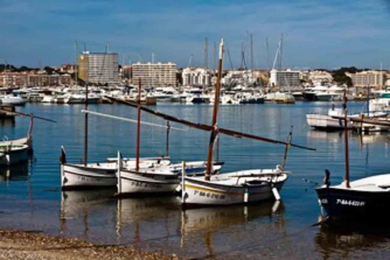 Primerisima Linea De Mar. Hutg 038644-53 L'Escala